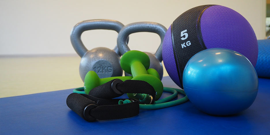 Fitnesstraining in der Halle